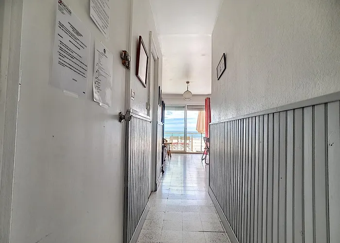 F2 Face A La Avec Parking, Terrasse Et Climatisation - - Fr-1-715-62 * Palavas-les-Flots